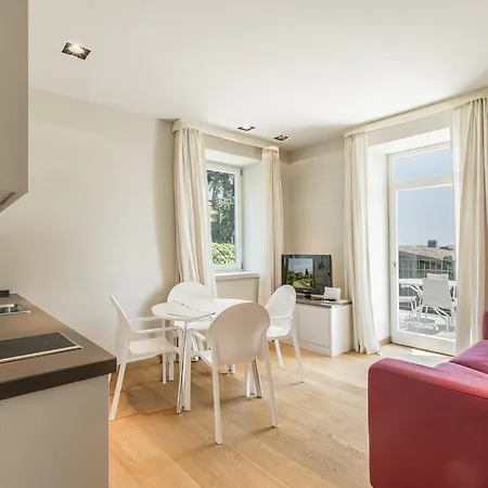 Hotel apartamentowy Mughetto Gardone Riviera